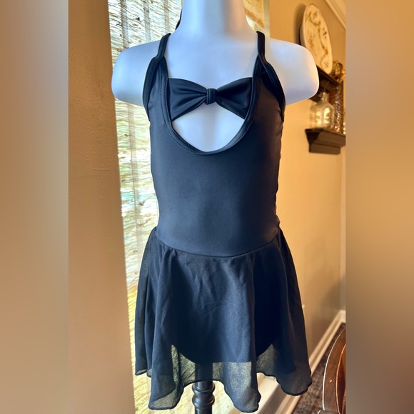 Child’s ballet/tap/dance set. Fits sizes 4-6. - Picture 6 of 15